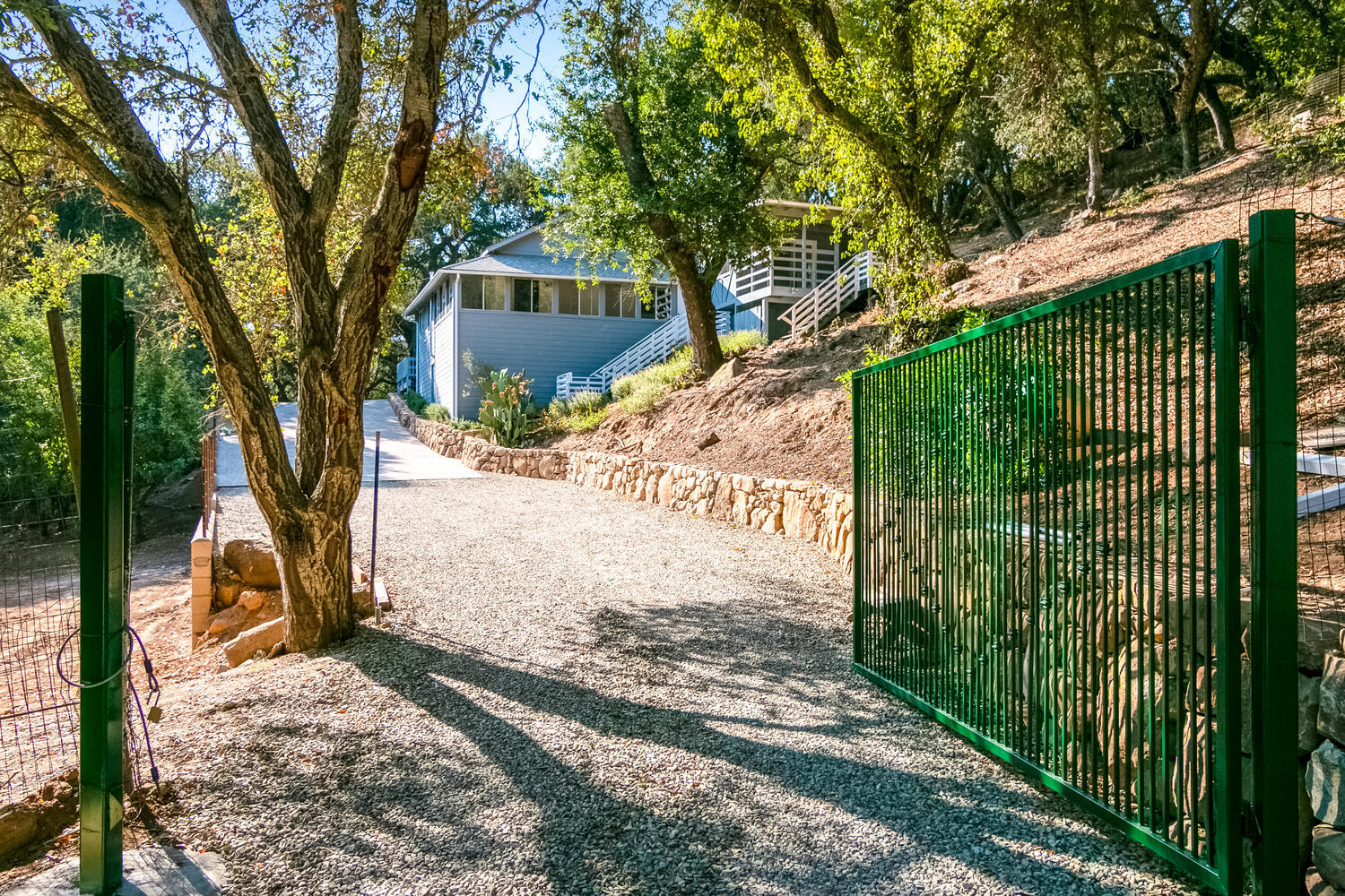 9 Kinevan Road Santa Barbara, CA 93105 - Photo 43 of 52 9 Kinevan Rd-039-033-Gated Entry-MLS_Siz