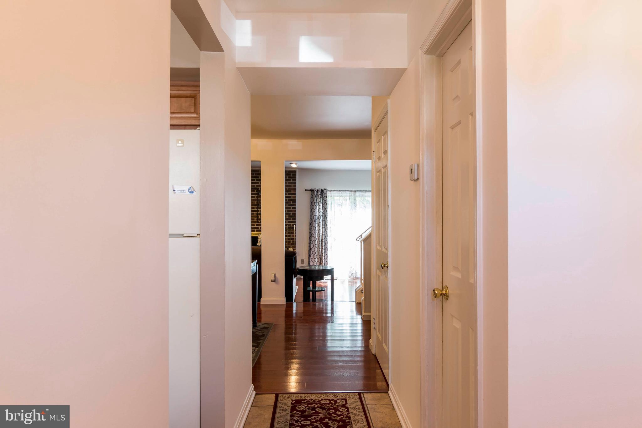 14355 Rosetree Court Silver Spring, MD 20906 - Photo 2 of 24 Foyer