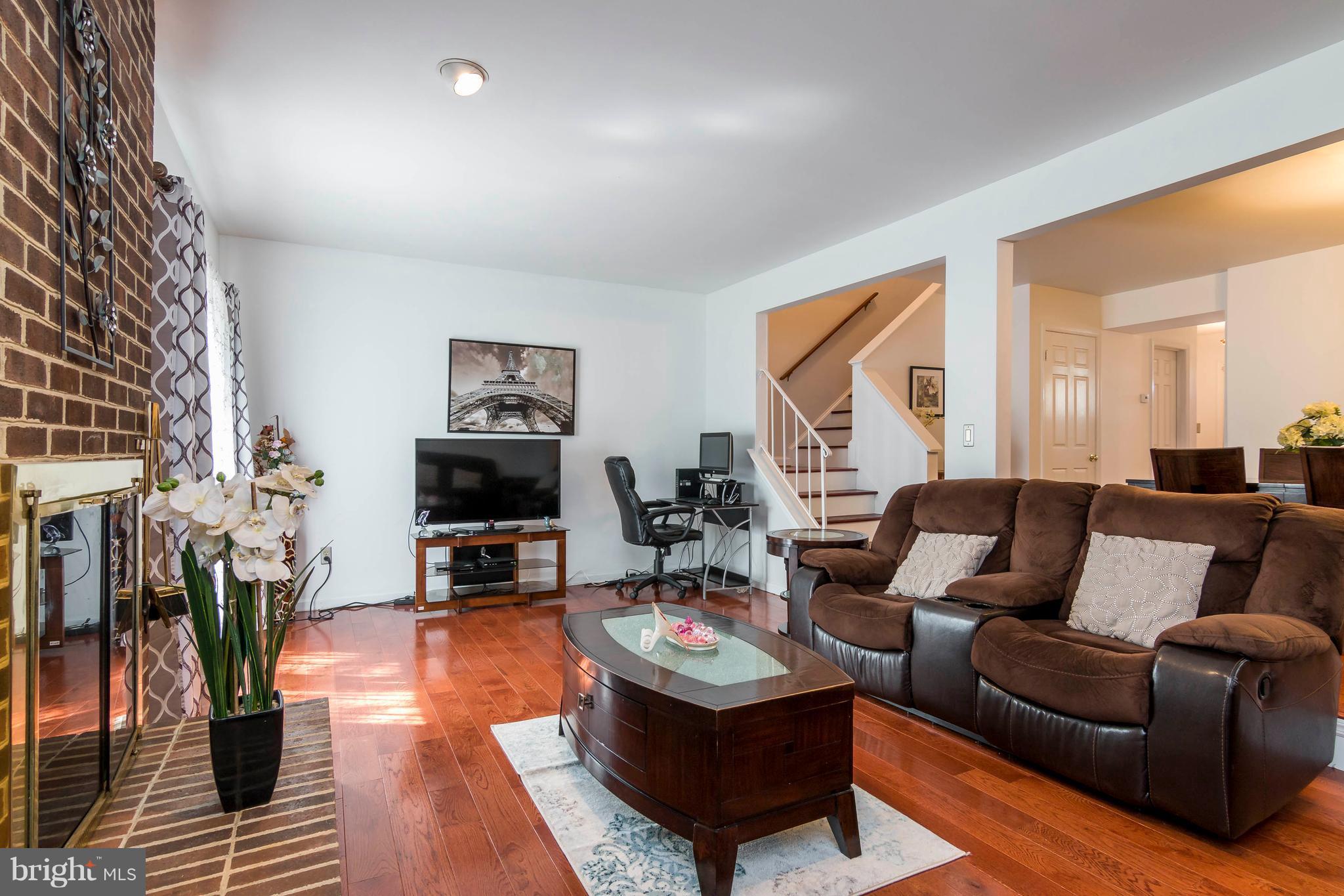 14355 Rosetree Court Silver Spring, MD 20906 - Photo 11 of 24 Living Room