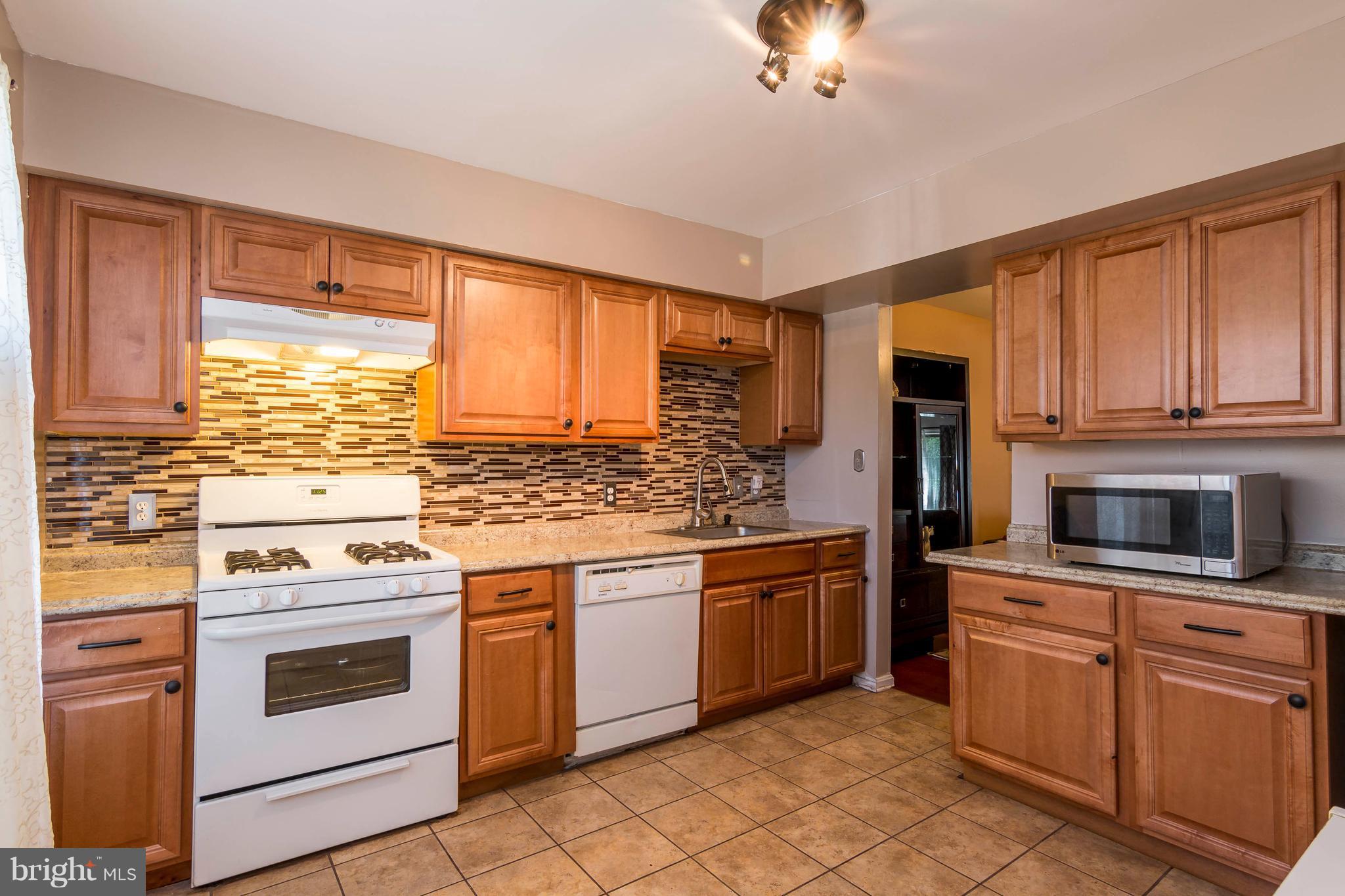 14355 Rosetree Court Silver Spring, MD 20906 - Photo 4 of 24 Kitchen