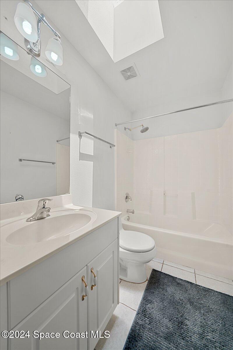 488 Abello Road Southeast Palm Bay, FL 32909 - Photo 25 of 35 Guest Bathroom
