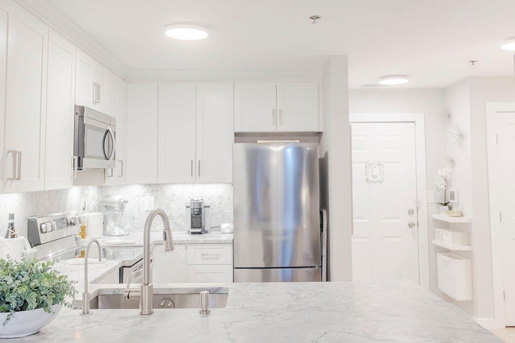 26 Ave At Port Imperial, Unit B37 West New York, NJ 07093 - Photo 20 of 38