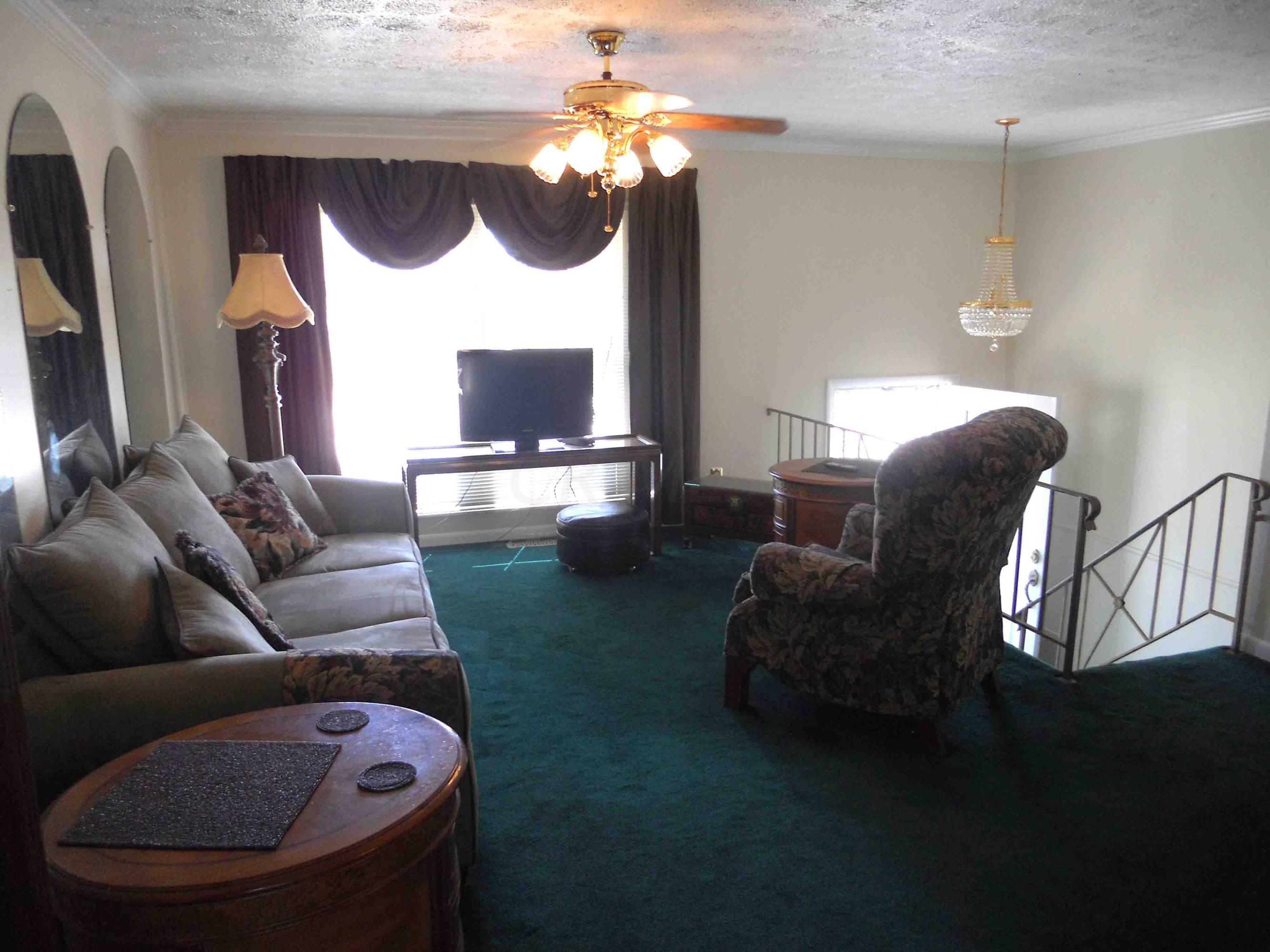 5109 Fairlane Road Columbus, OH 43207 - Photo 8 of 24 Gallery Image 8