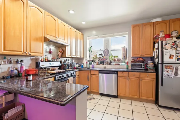 $200,000 | 4006 West Nelson Street, Unit 6B, Chicago, IL 60641