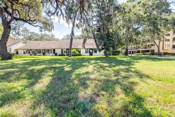 $2,200 | 2201 Pine Drive, Tarpon Springs, FL 34689