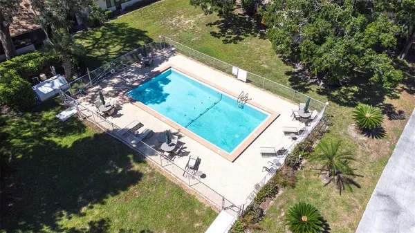 a view of a yard with plants