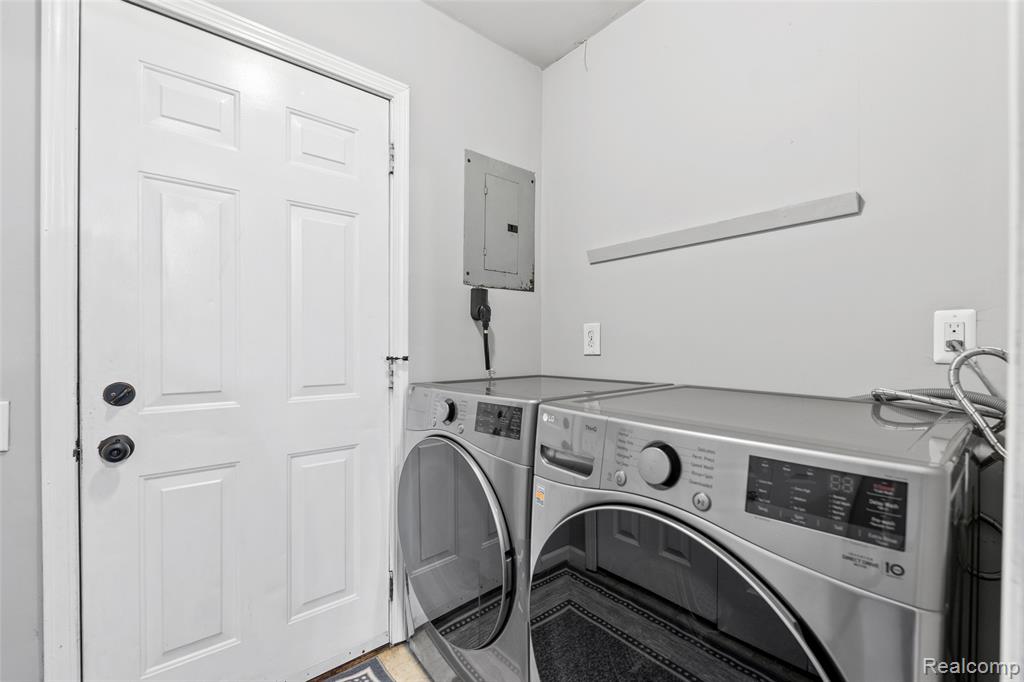 9711 Dartmouth Road Clarkston, MI 48348 - Photo 18 of 22 Gallery Image 18