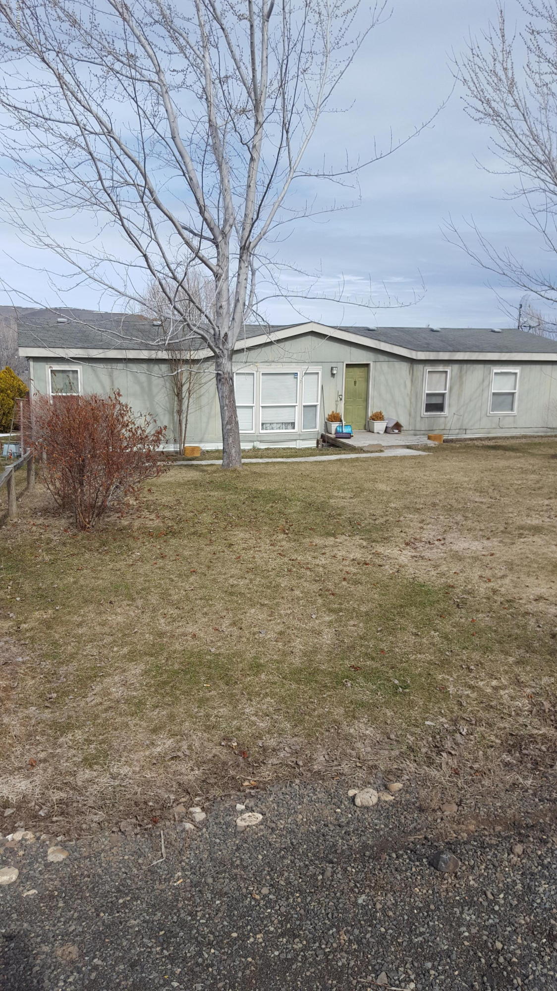 15011 Douglas Road Yakima, WA 98908 - Photo 4 of 4 a front view of house with yard