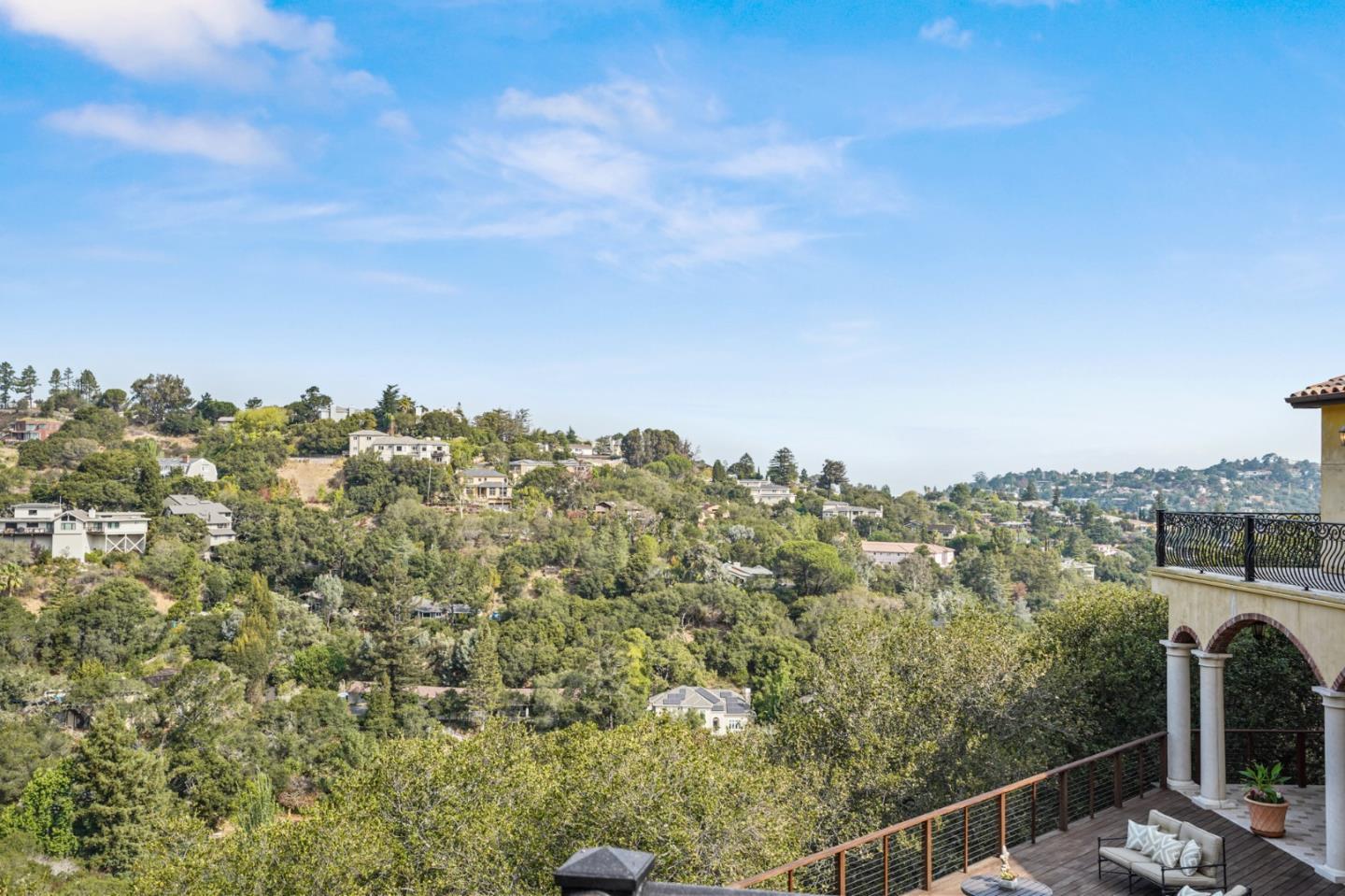 Queens Court San Carlos, CA 94070 - Photo 18 of 72 Gallery Image 18