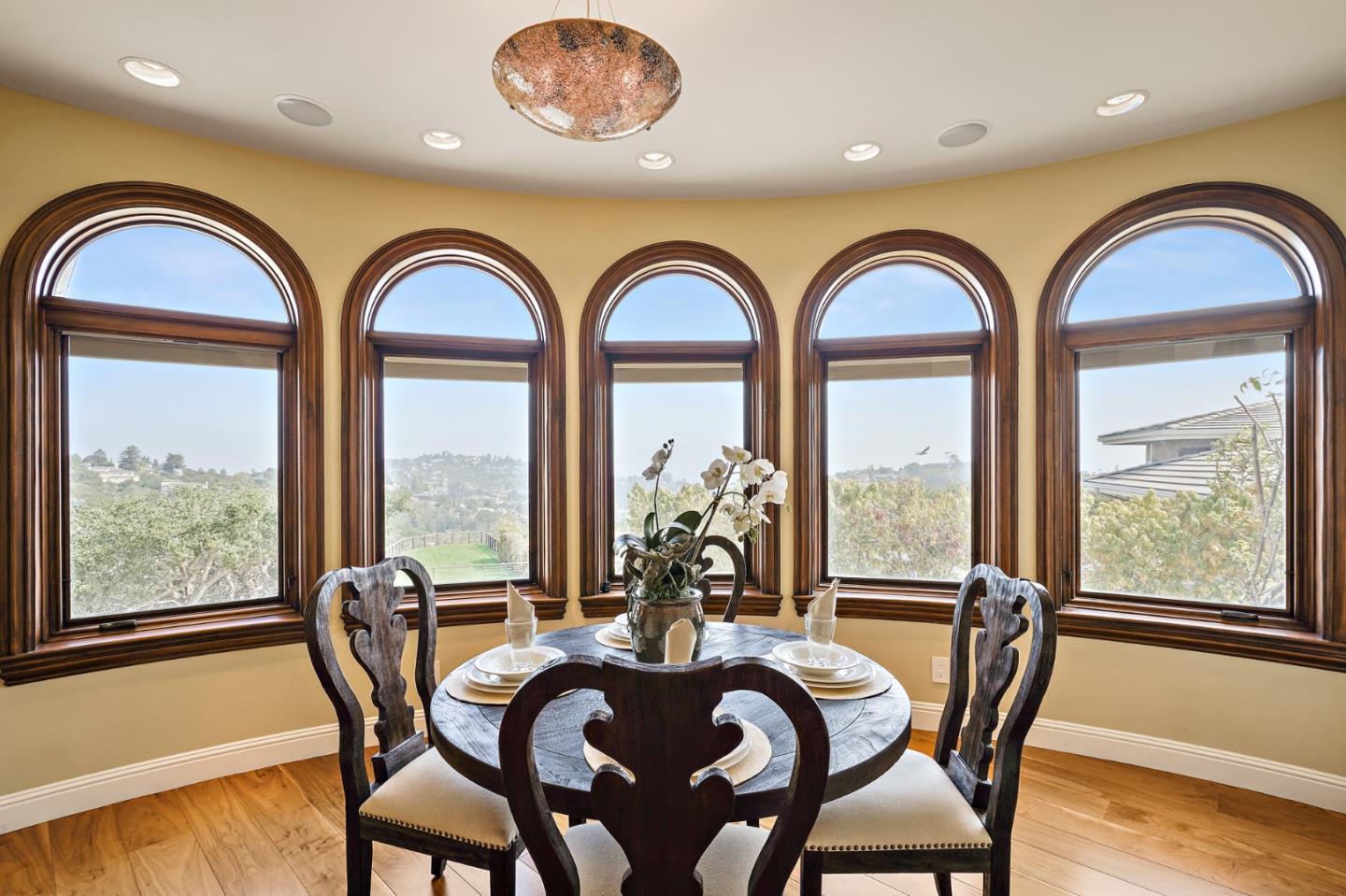 Queens Court San Carlos, CA 94070 - Photo 24 of 72 Gallery Image 24