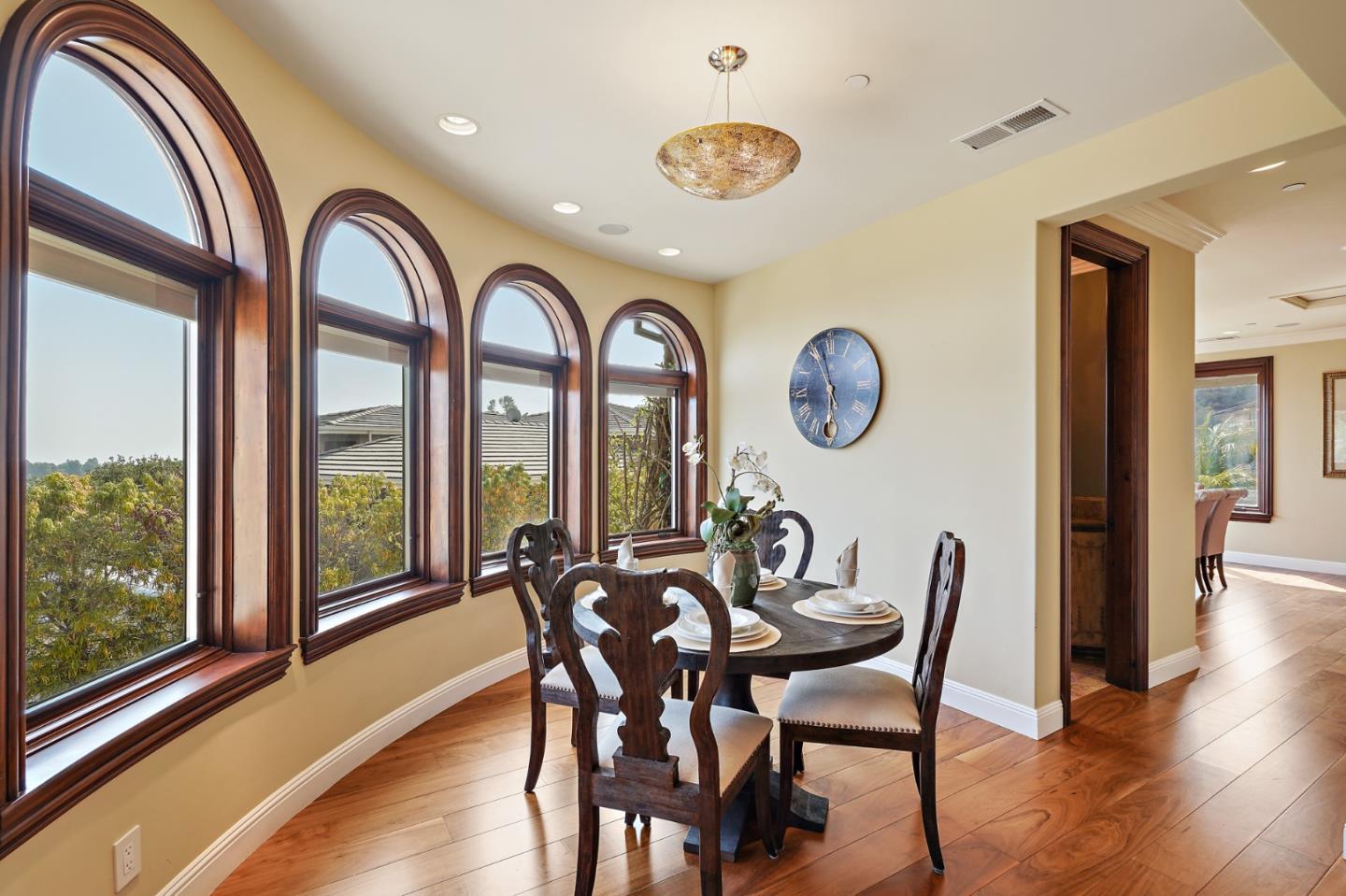 Queens Court San Carlos, CA 94070 - Photo 25 of 72 Gallery Image 25