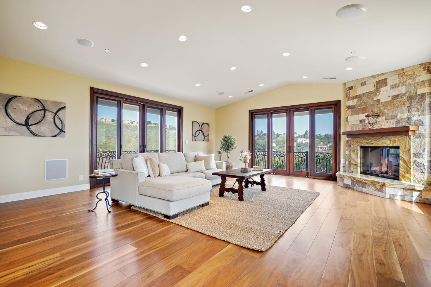 Queens Court San Carlos, CA 94070 - Photo 34 of 72 Gallery Image 34