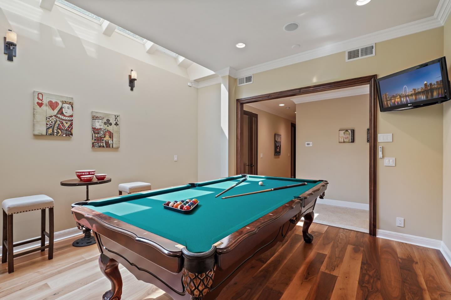 Queens Court San Carlos, CA 94070 - Photo 51 of 72 Gallery Image 51