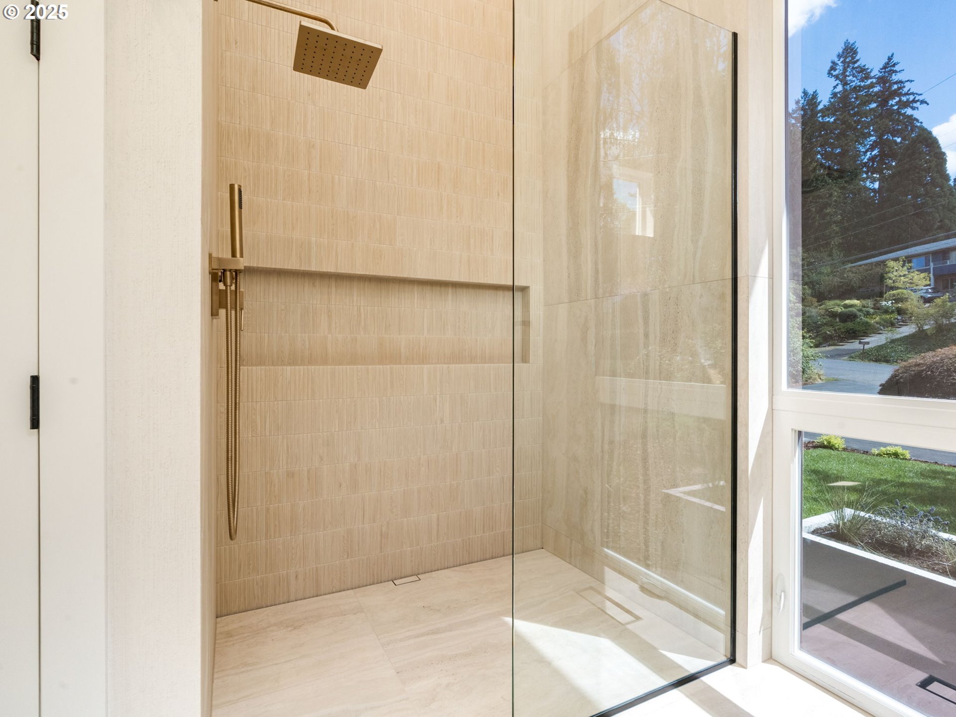 9541 Southwest 62nd Drive Portland, OR 97219 - Photo 23 of 44