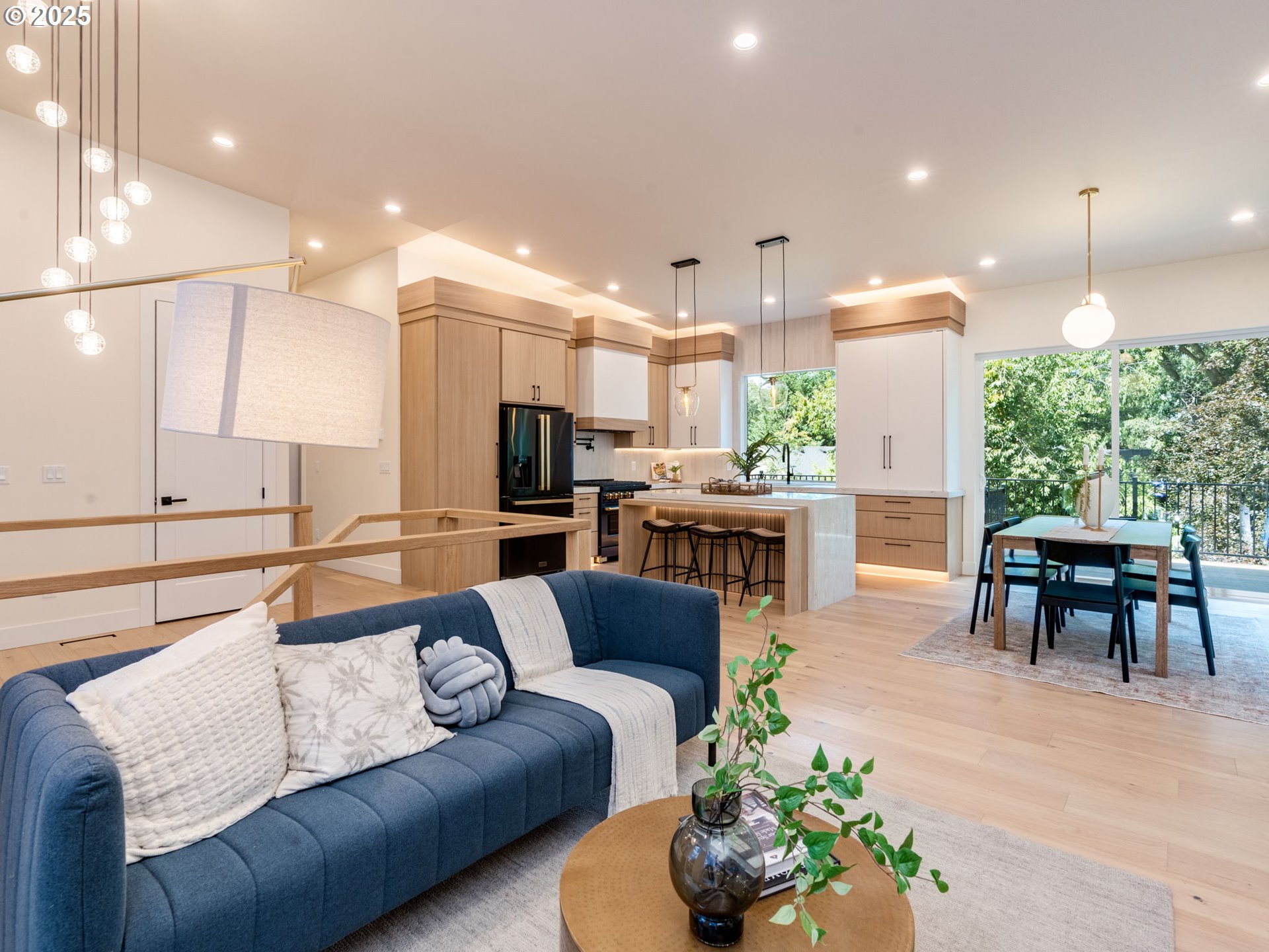 9541 Southwest 62nd Drive Portland, OR 97219 - Photo 7 of 44