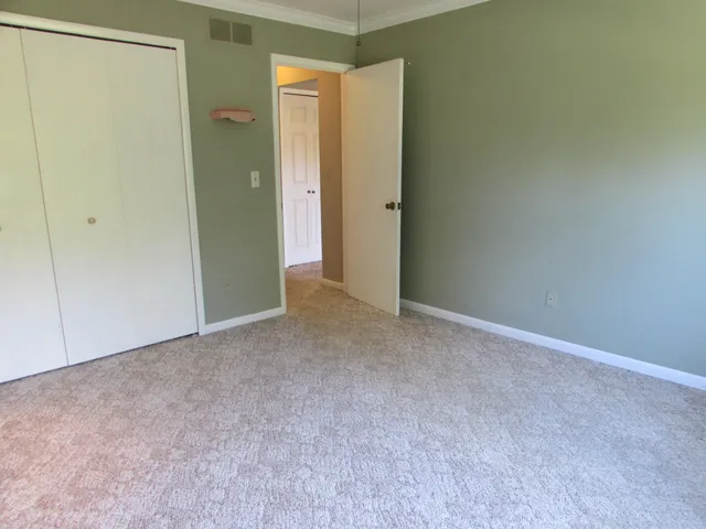 $215,000 | 9920 Cambridge Court, South Lyon, MI 48178