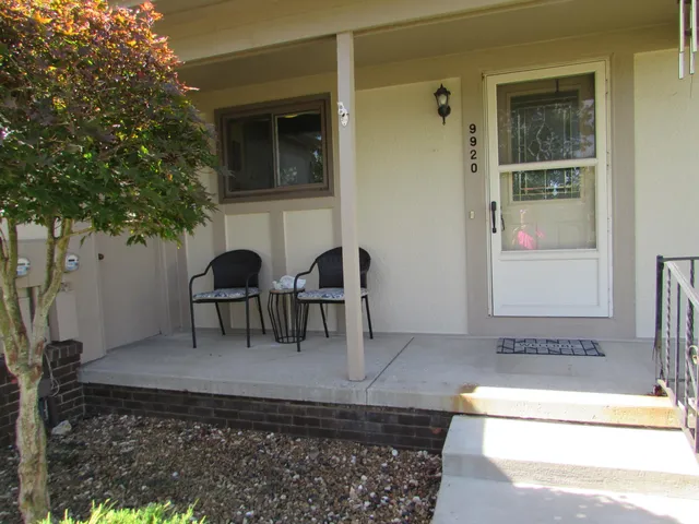 $215,000 | 9920 Cambridge Court, South Lyon, MI 48178