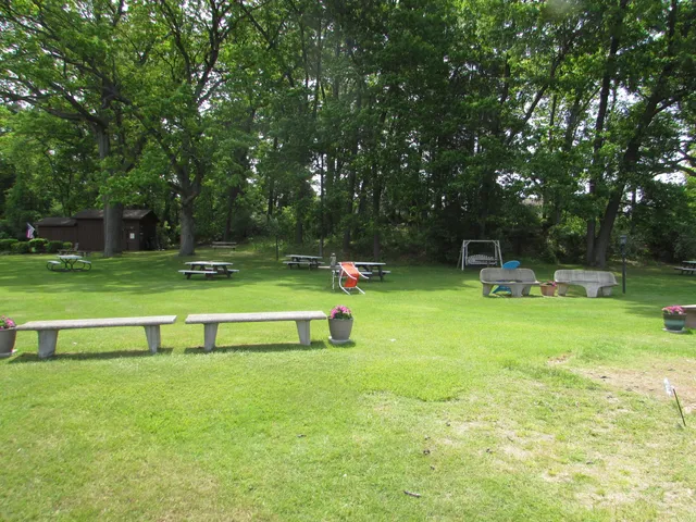 $215,000 | 9920 Cambridge Court, South Lyon, MI 48178