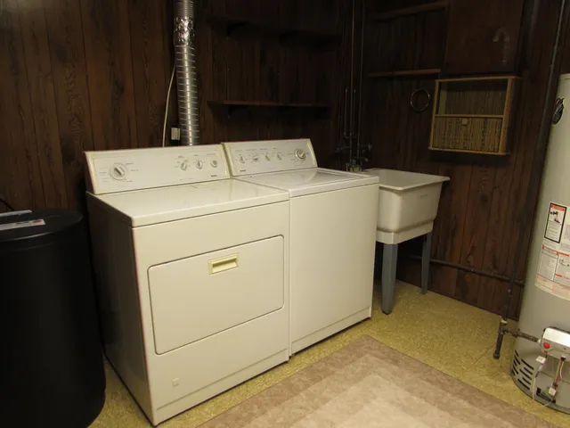 $215,000 | 9920 Cambridge Court, South Lyon, MI 48178