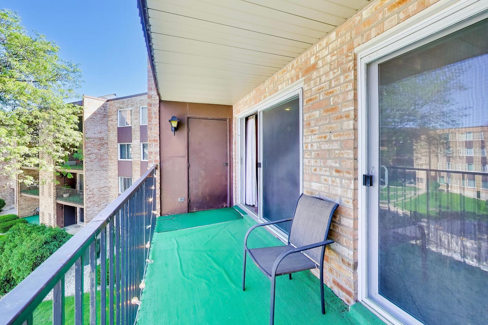 502 West Huntington Commons Road, Unit 340 Mount Prospect, IL 60056 - Photo 21 of 25