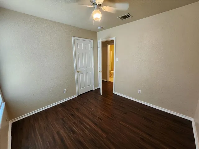 $1,250 | 1431 East Robert Street, Fort Worth, TX 76104