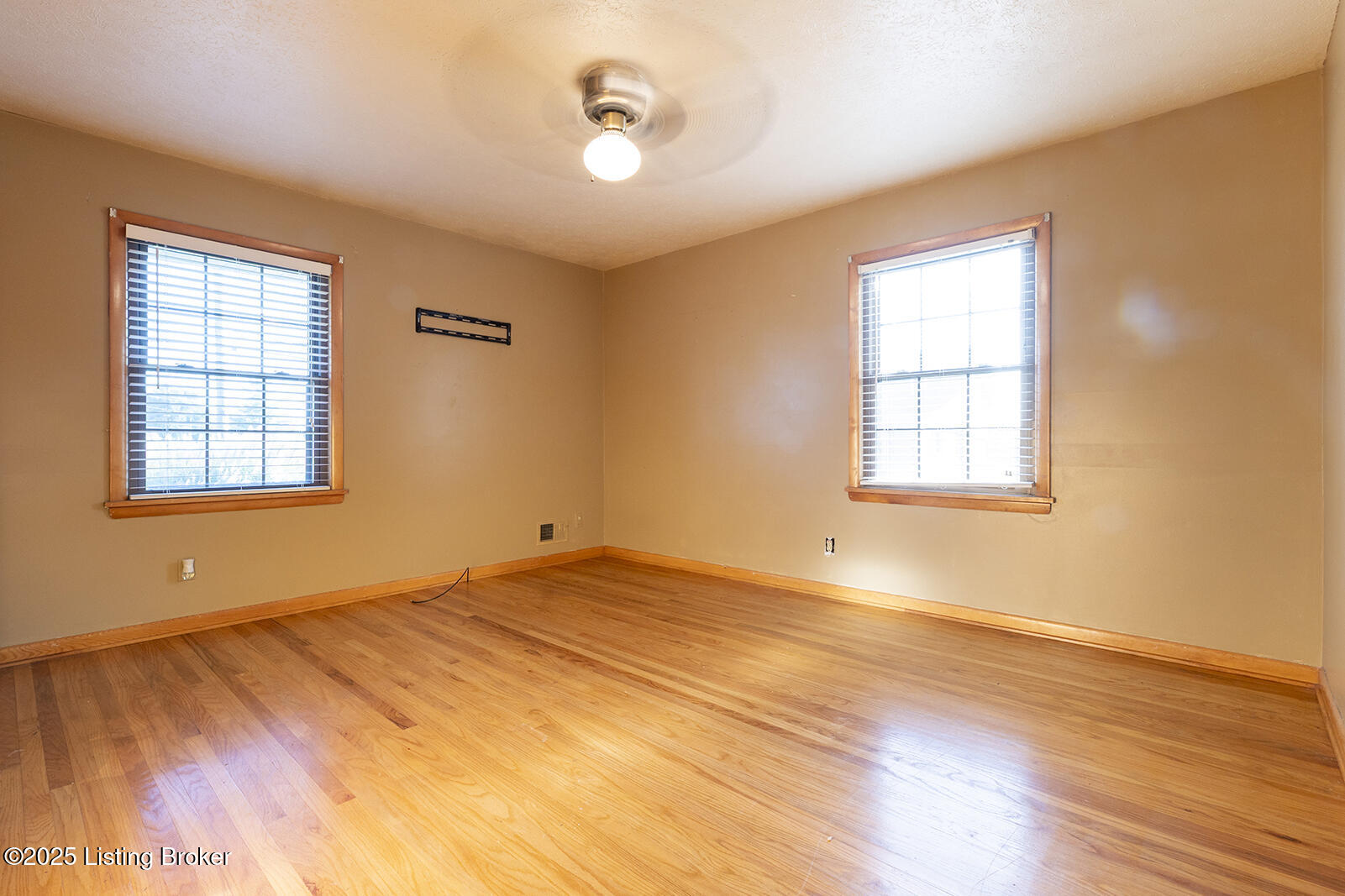 3409 Cedar Point Road La Grange, KY 40031 - Photo 5 of 17 25