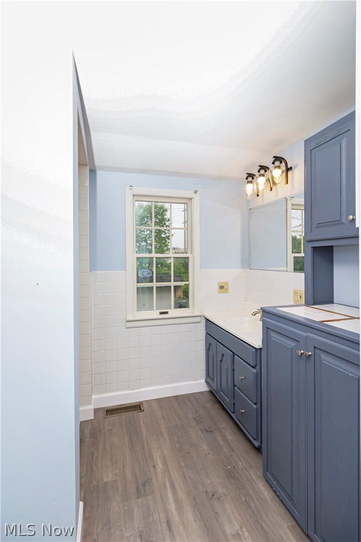 24025 Knickerbocker Road Bay Village, OH 44140 - Photo 18 of 23