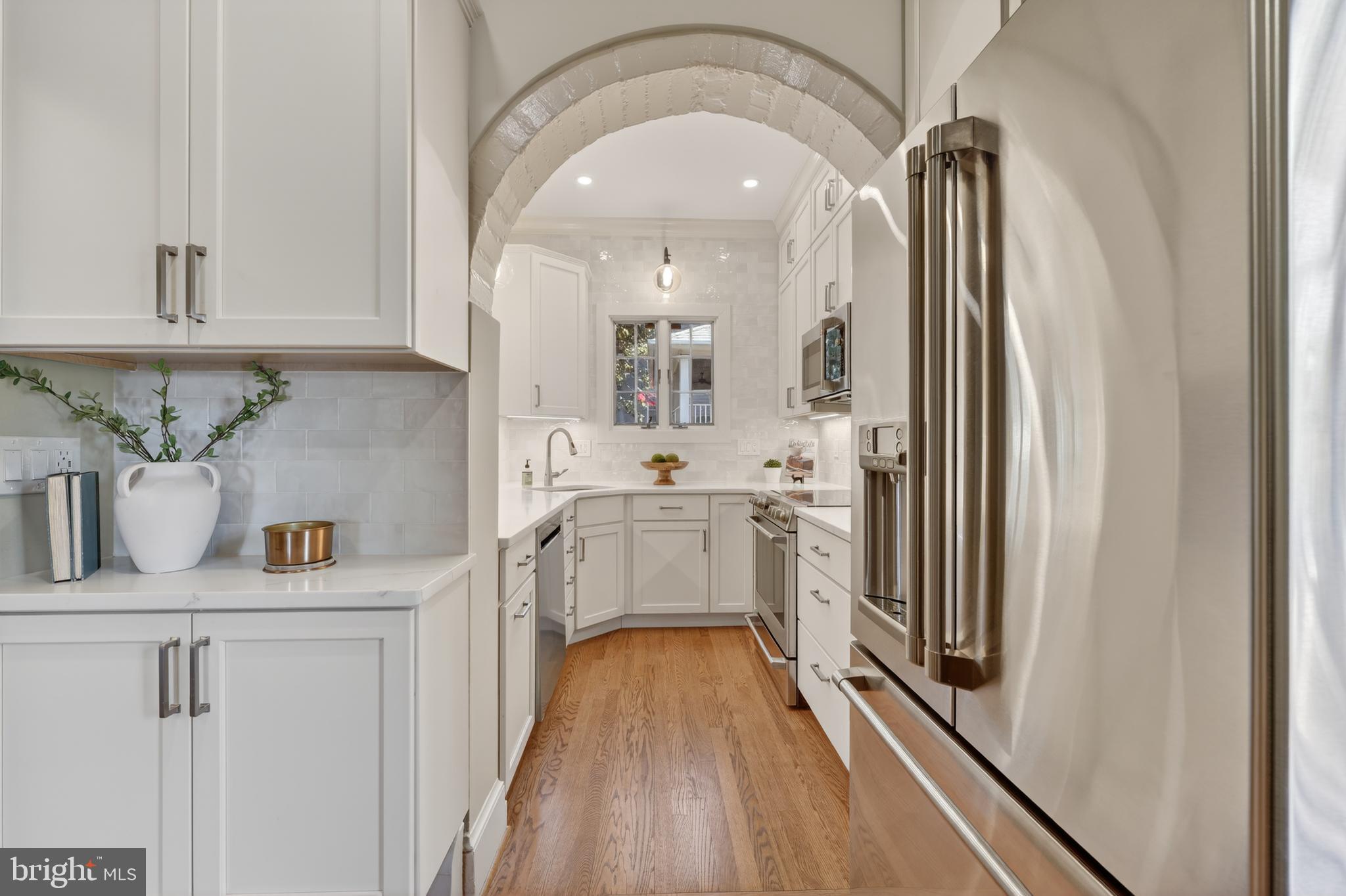 5430 22nd Road North Arlington, VA 22205 - Photo 37 of 135 Charming Arched Kitchen Entry!