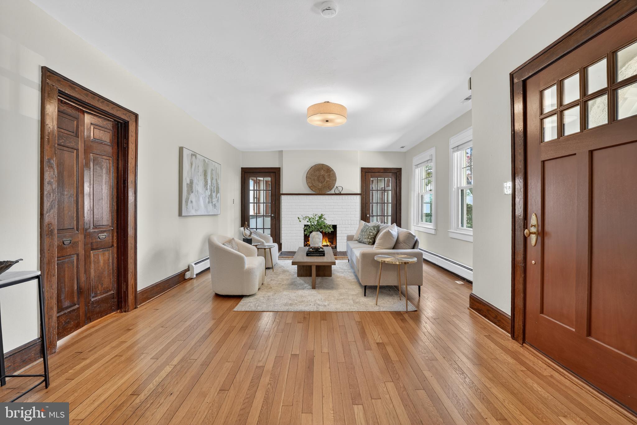 5430 22nd Road North Arlington, VA 22205 - Photo 8 of 135 Charming and Spacious Living Room!