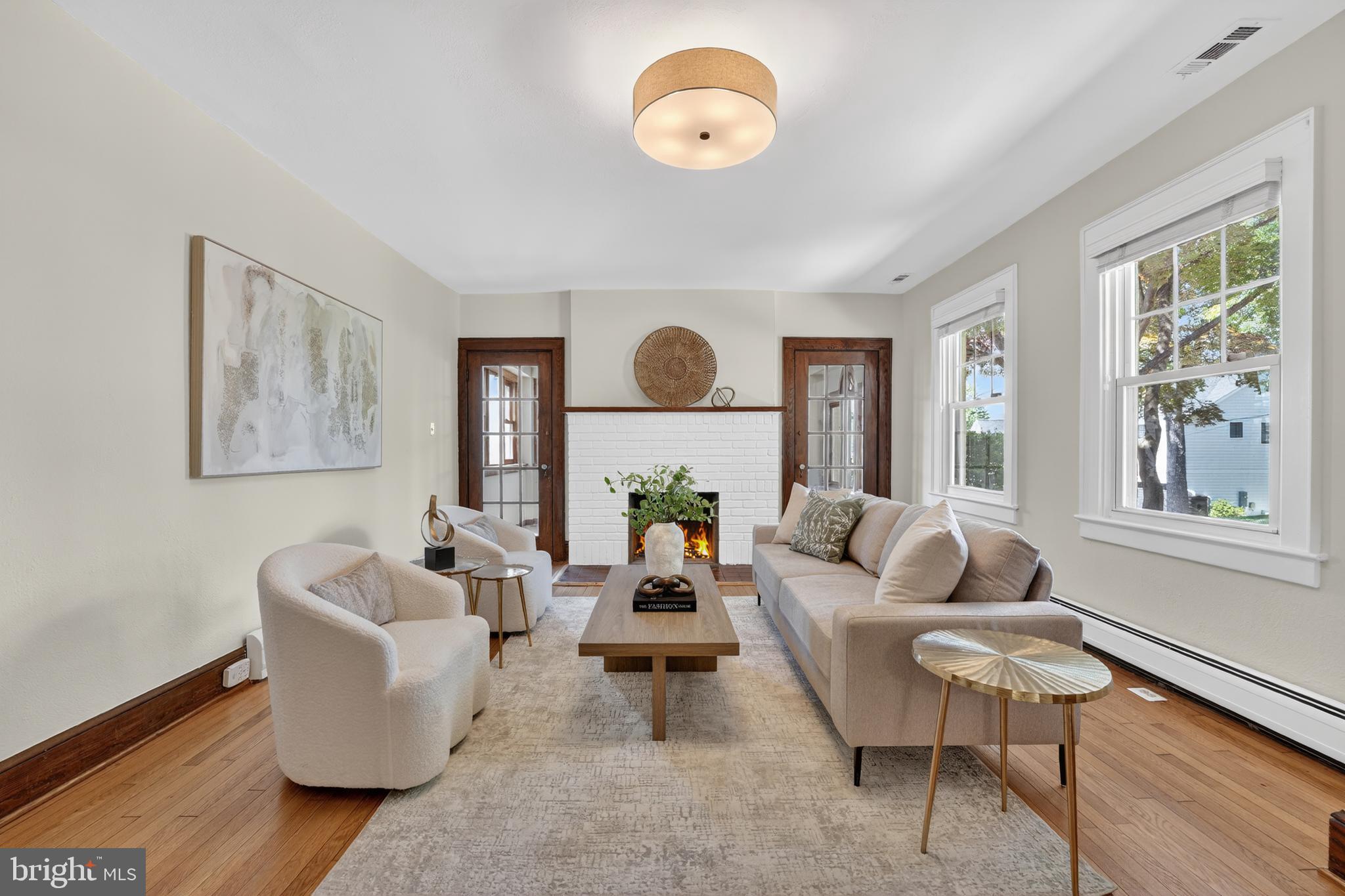 5430 22nd Road North Arlington, VA 22205 - Photo 9 of 135 Equal Parts Cozy and Classic!