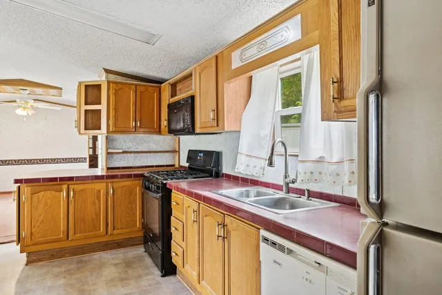 $325,000 | 105 Oakview Highway, Unit 148, East Hampton, NY 11937