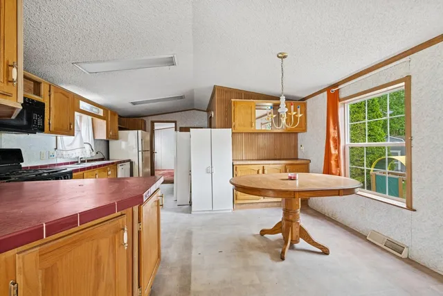 $325,000 | 105 Oakview Highway, Unit 148, East Hampton, NY 11937