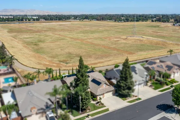 $625,000 | 2691 Stuart Avenue, Clovis, CA 93611