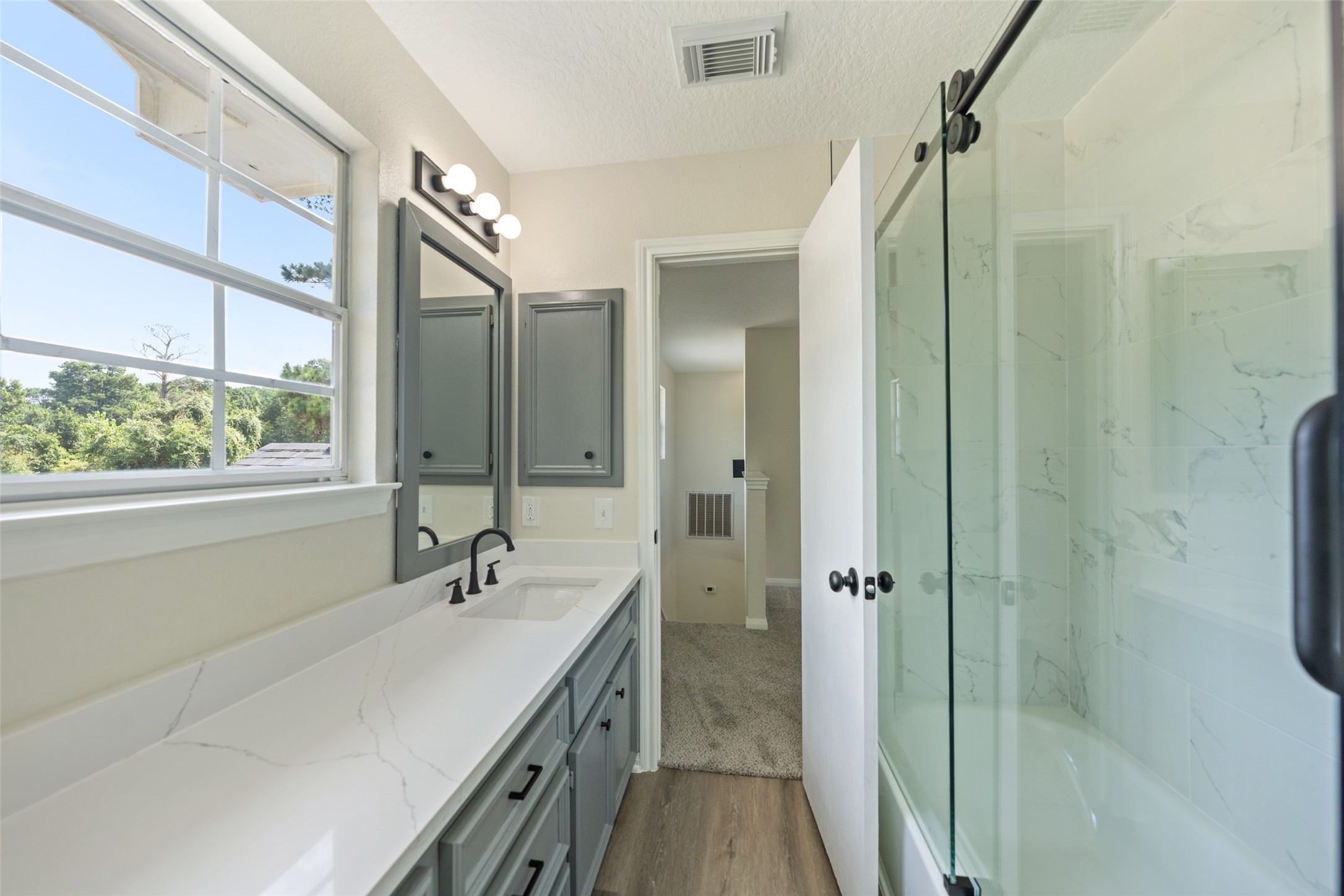 14989 Old Humble Pipeline Road Conroe, TX 77302 - Photo 25 of 33 Upstairs bath.