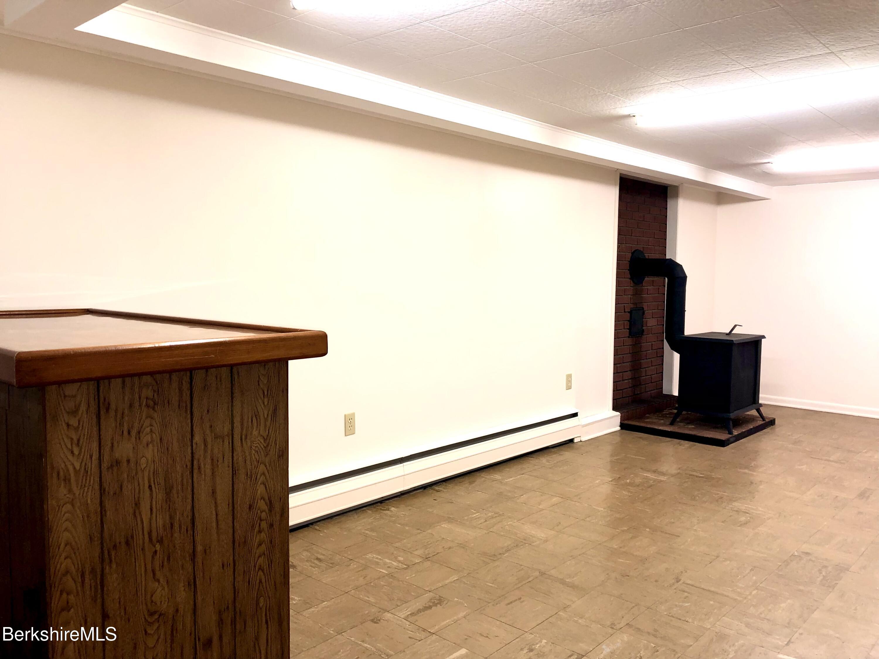 40 Howe Road Pittsfield, MA 01201 - Photo 15 of 55 Family Room View 2