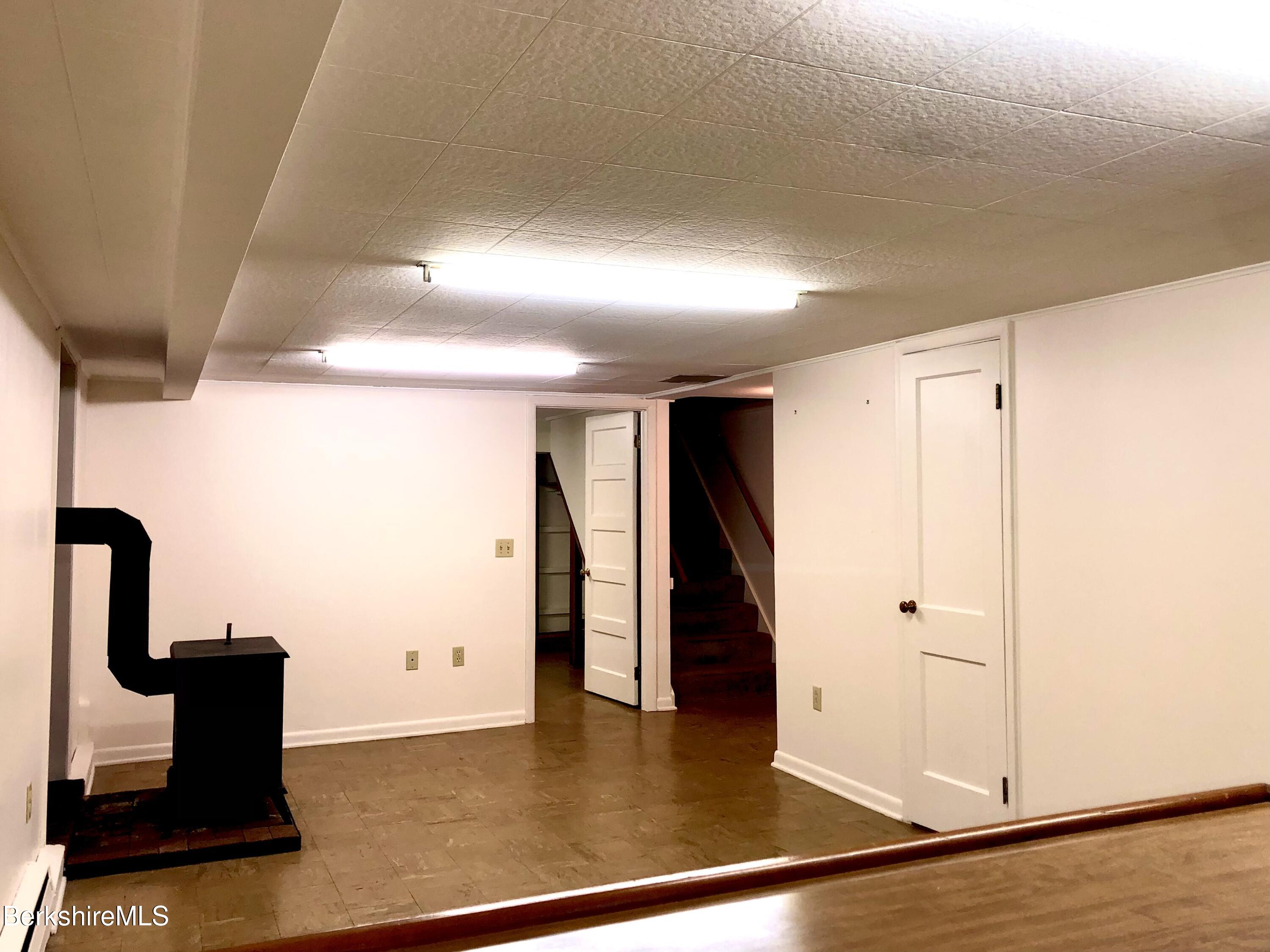 40 Howe Road Pittsfield, MA 01201 - Photo 30 of 55 Family Room View 3