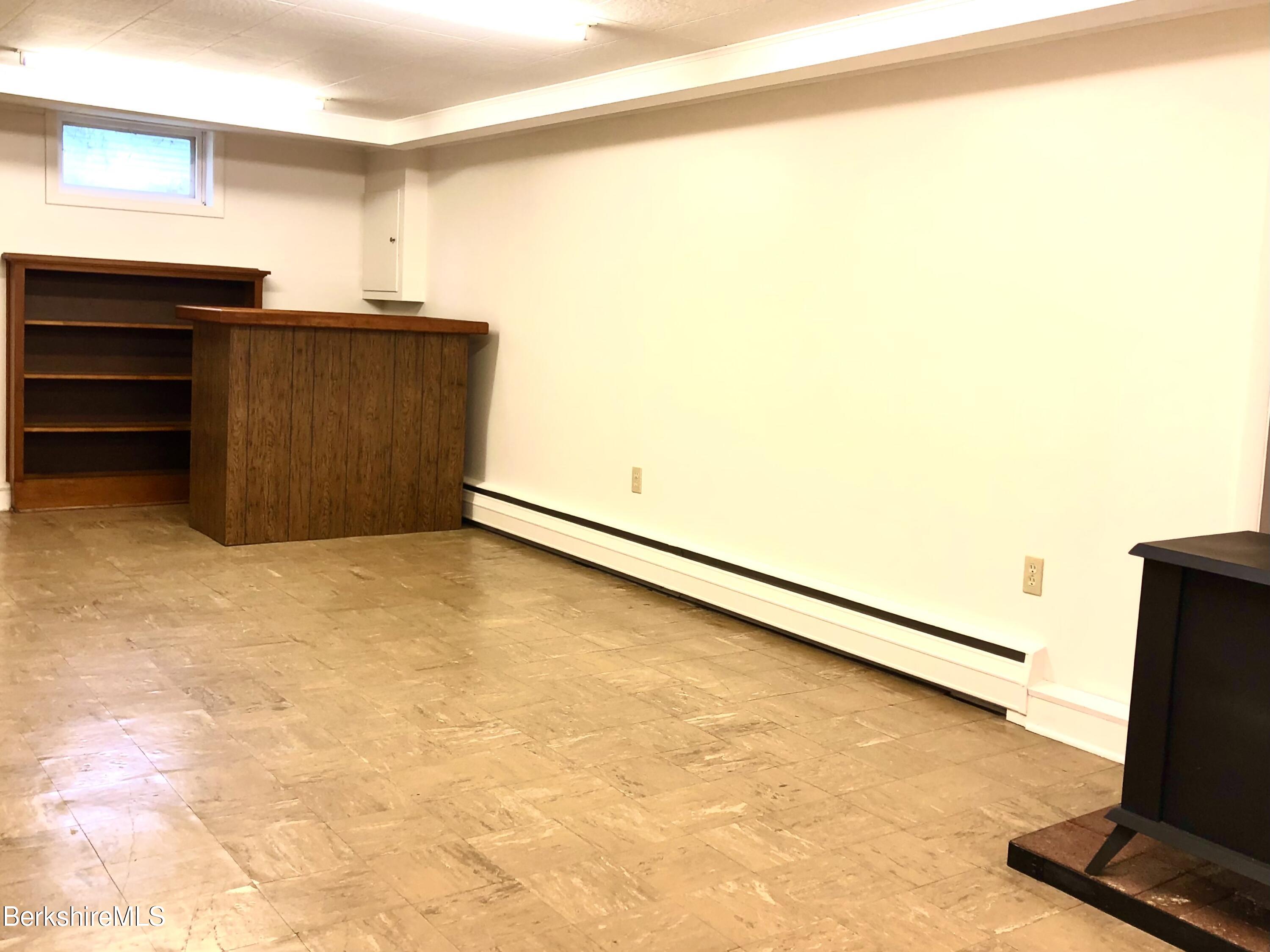 40 Howe Road Pittsfield, MA 01201 - Photo 31 of 55 Family Room View 4
