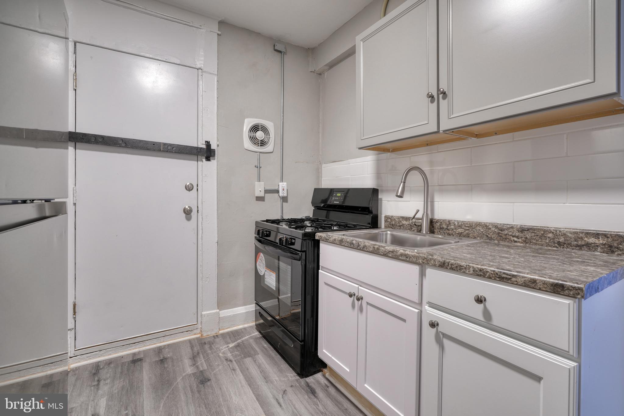 616 North Woodington Road, Unit 2 Baltimore, MD 21229 - Photo 17 of 29