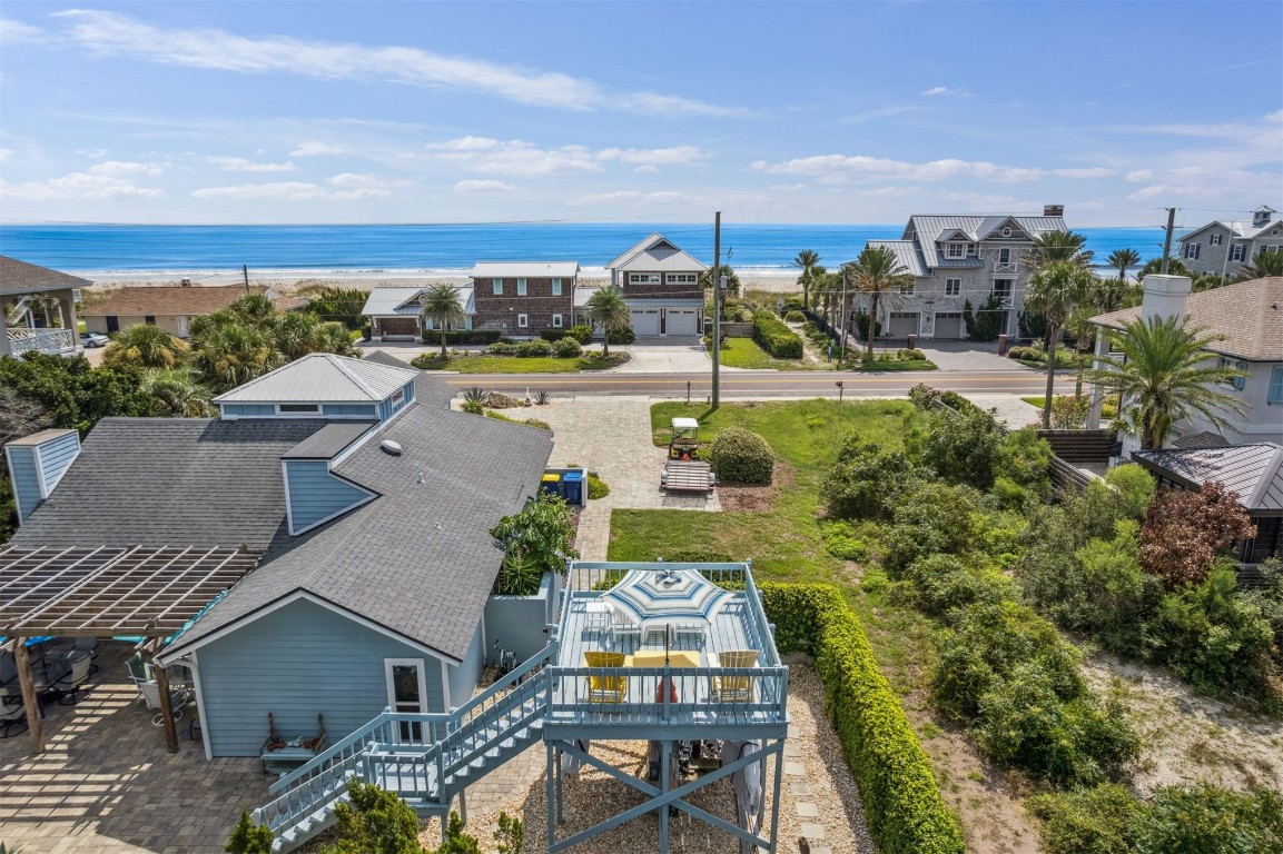 Just steps from the beach access!