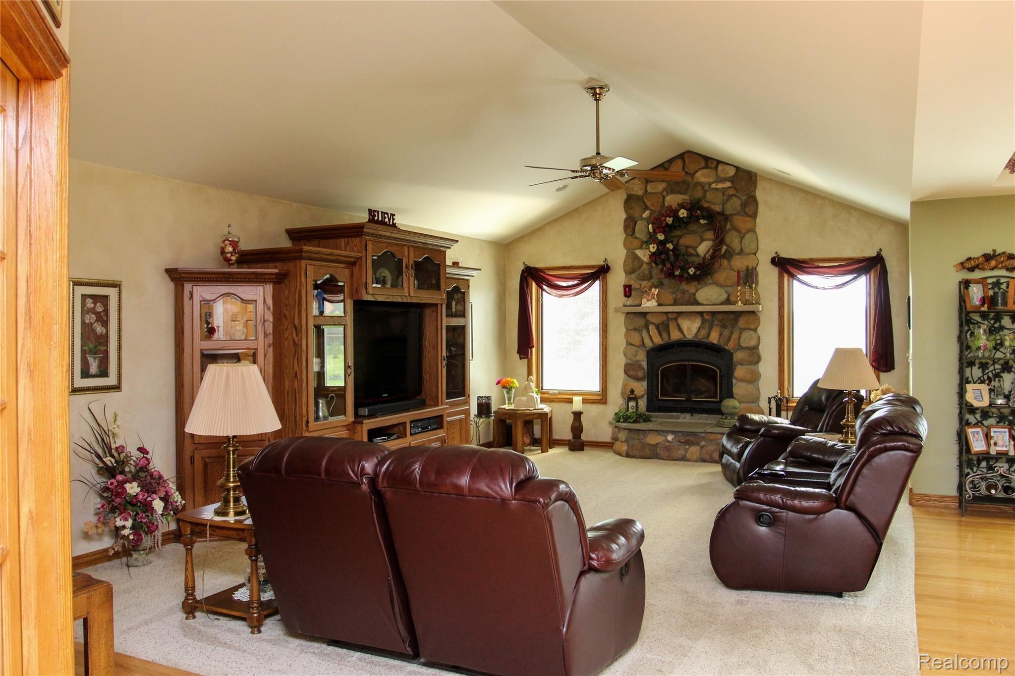 13031 Burgess Road Memphis, MI 48041 - Photo 9 of 44 Great Room 1.jpg