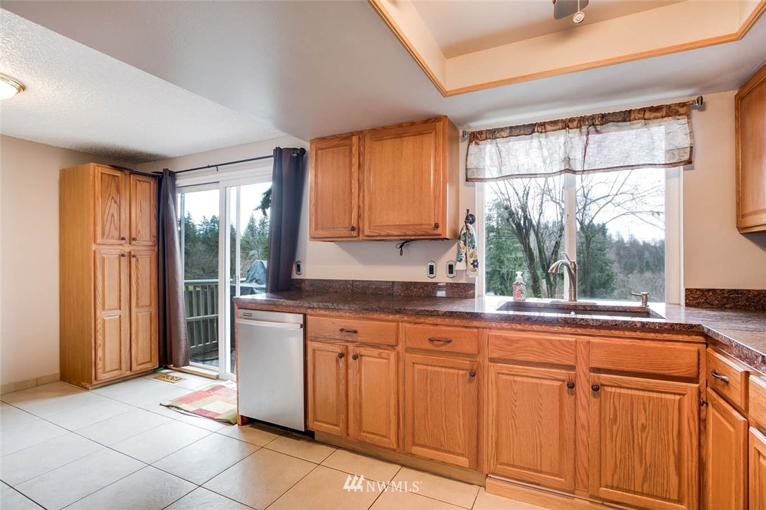 13701 Southeast 173rd Place Renton, WA 98058 - Photo 12 of 25 Gallery Image 12