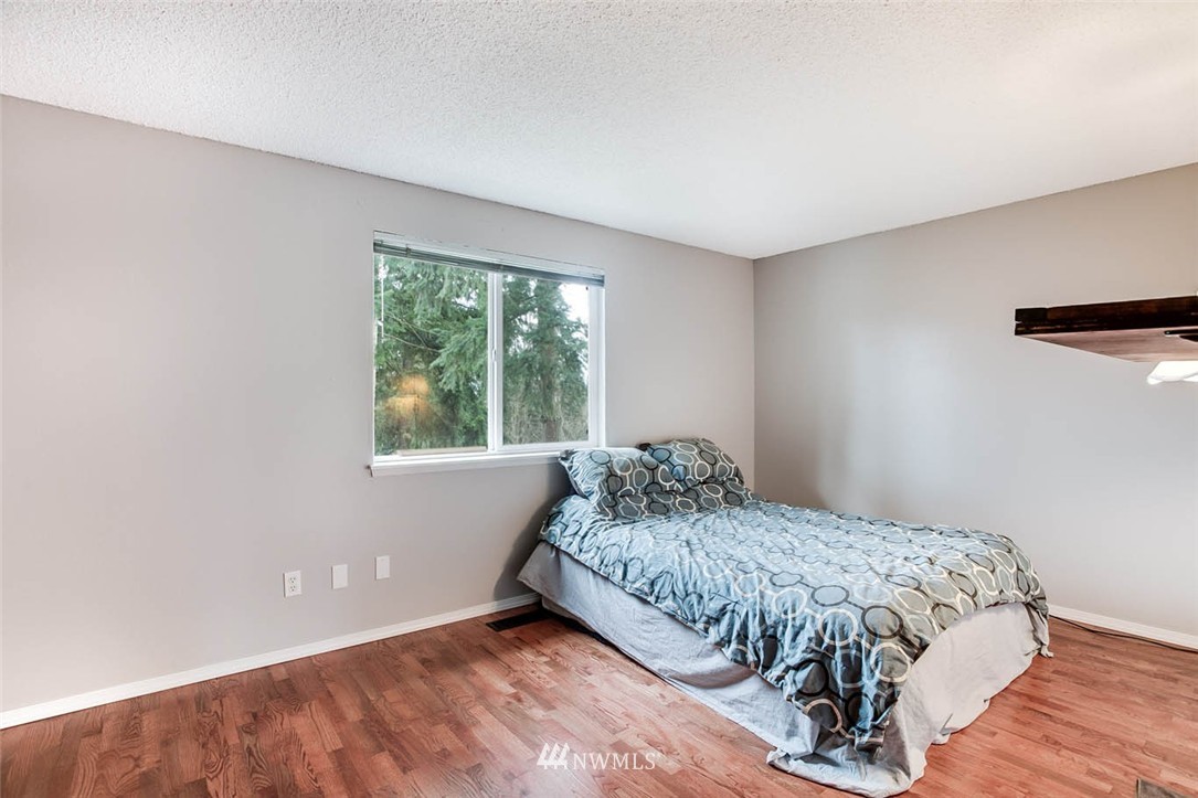 13701 Southeast 173rd Place Renton, WA 98058 - Photo 14 of 25 Gallery Image 14