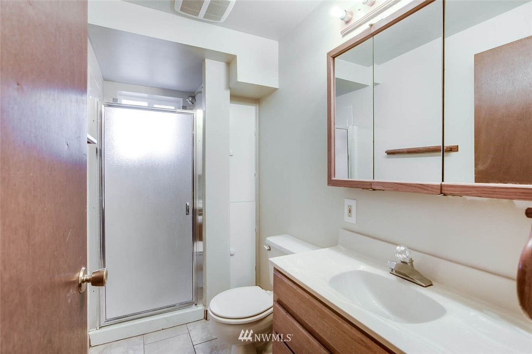 13701 Southeast 173rd Place Renton, WA 98058 - Photo 17 of 25 Gallery Image 17
