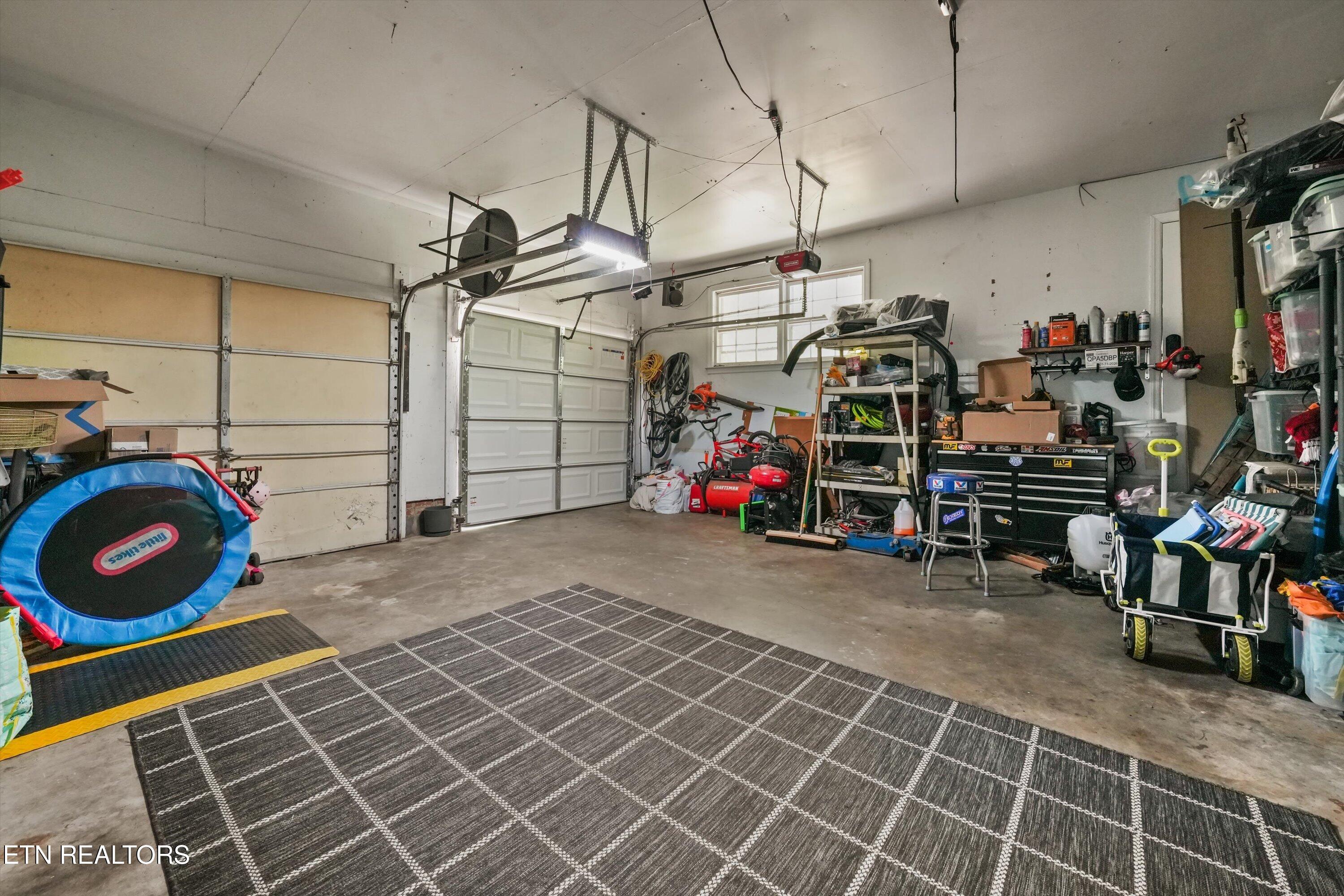 6315 Babelay Road Knoxville, TN 37924 - Photo 28 of 33 Garage