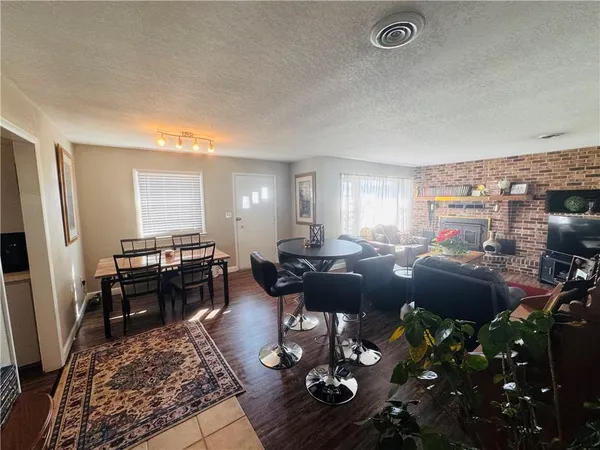 $220,000 | 427 North Oak Street, Garnett, KS 66032