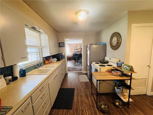 $220,000 | 427 North Oak Street, Garnett, KS 66032