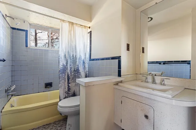 $425,000 | 2219 Needham Road, Ann Arbor, MI 48104