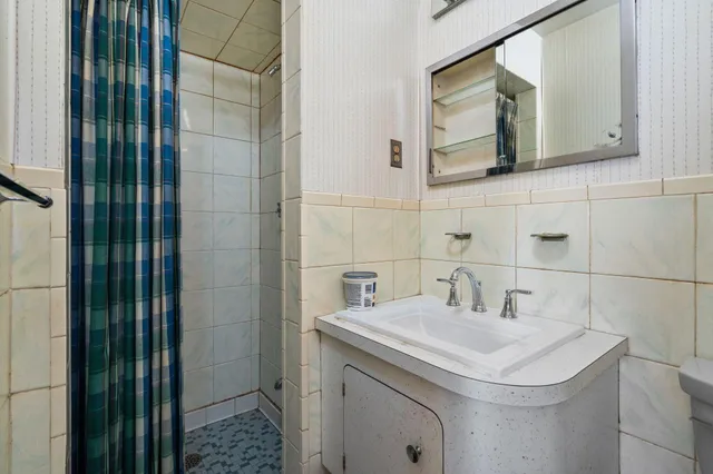 $425,000 | 2219 Needham Road, Ann Arbor, MI 48104