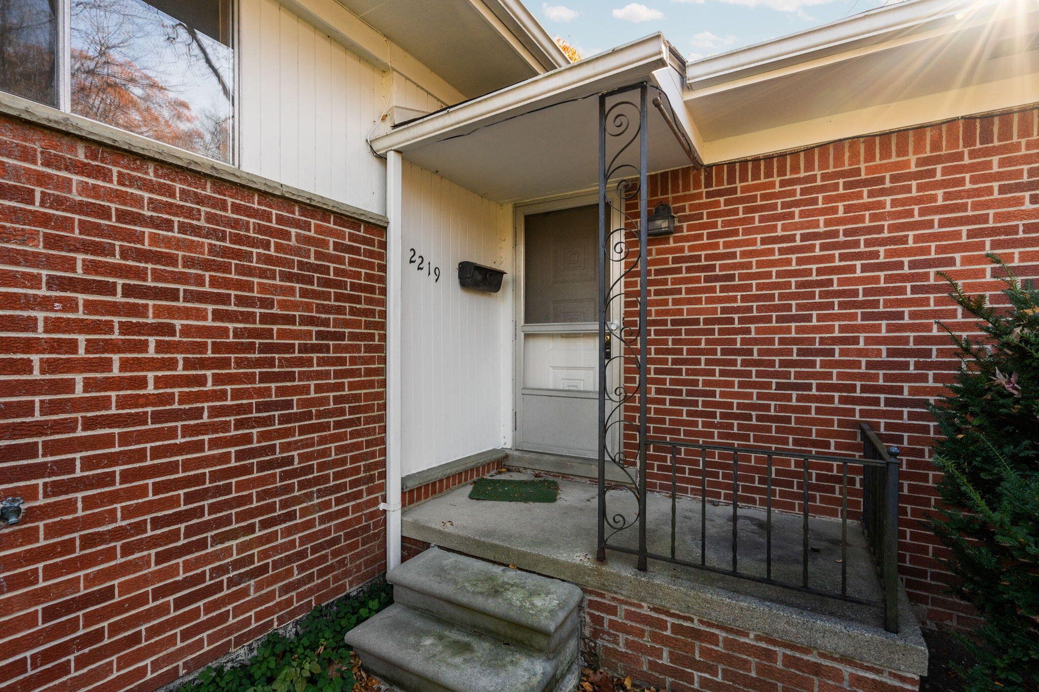 2219 Needham Road Ann Arbor, MI 48104 - Photo 5 of 34 25-web-or-mls-DSC01777