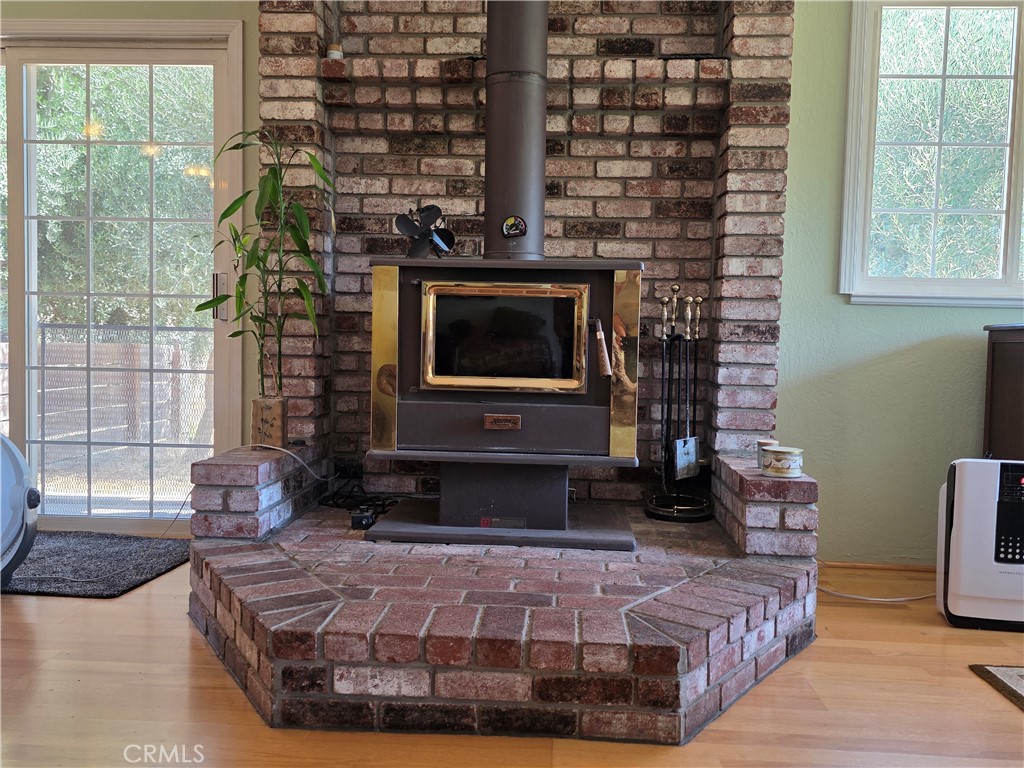 4504 Eickhoff Road Lakeport, CA 95453 - Photo 18 of 40 a living room with a fireplace